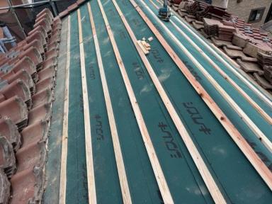 屋根のふき直し工事！！